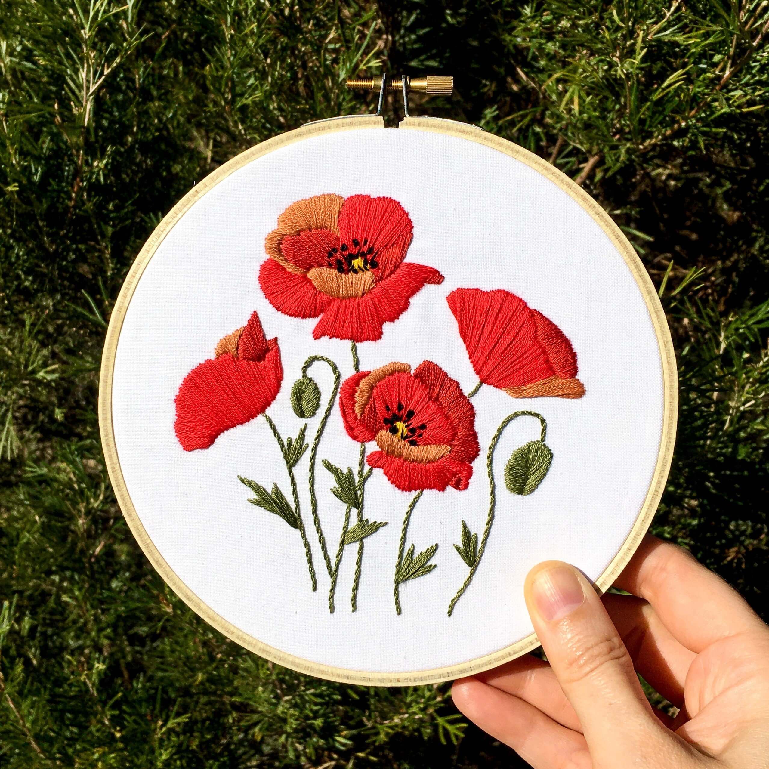 Poppies Modern Embroidery Kit - Craft Make Do